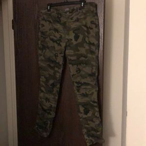 New York & Co Camo pants